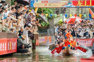 ?尼克斯未来6年有11首轮！美媒：他们要追真正超巨